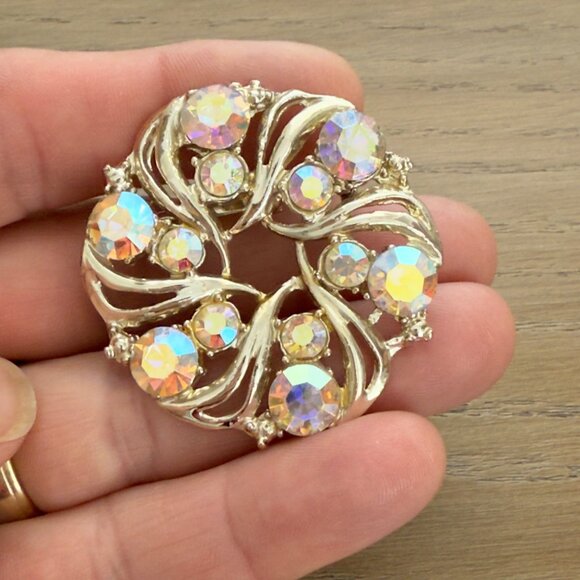Vintage Aurora Borealis Rhinestone Circle Brooch Pin Gold-Tone Setting - Picture 6 of 10